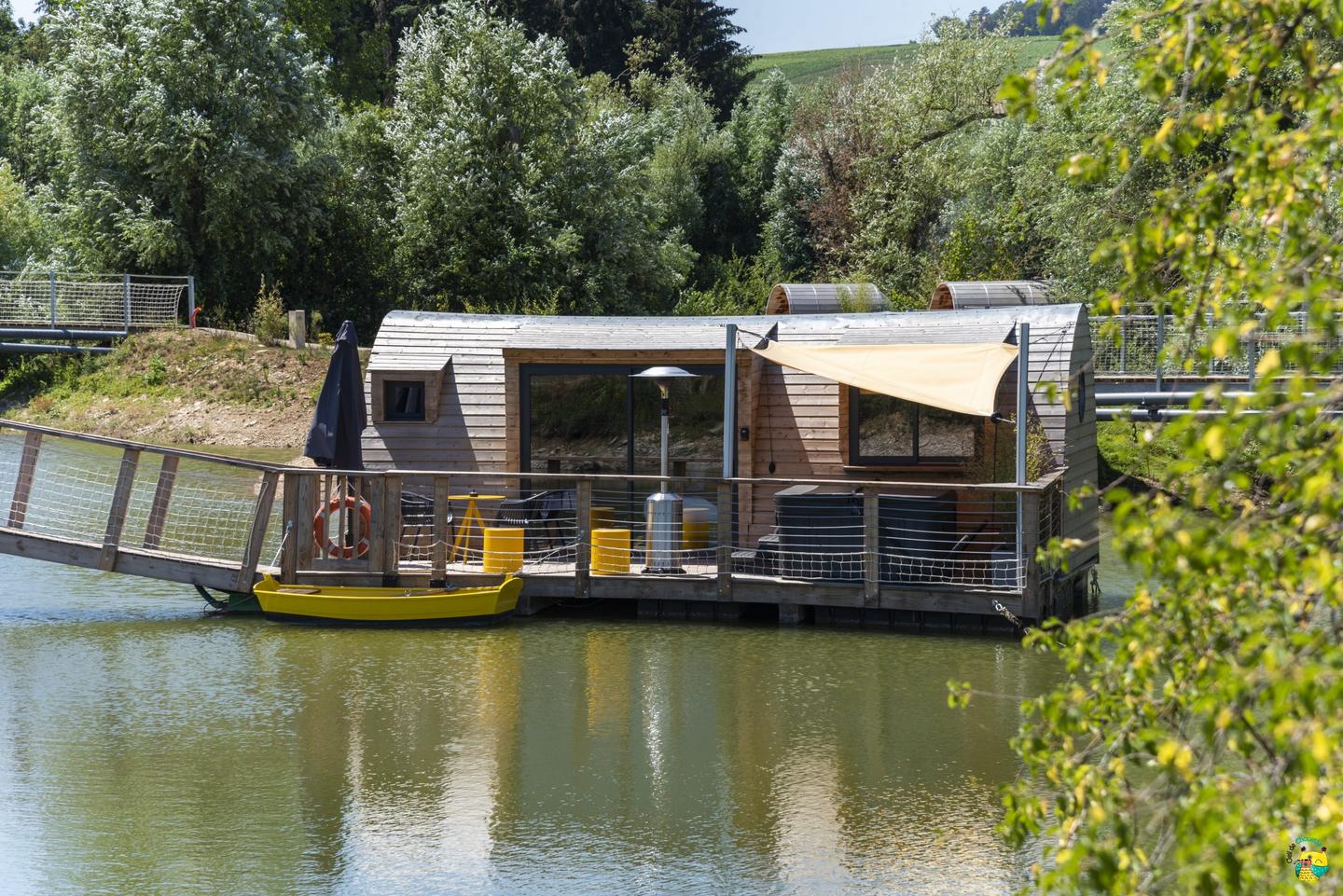 Logement GreenGo: Lodge flottant Les Clos avec son spa et sauna privé