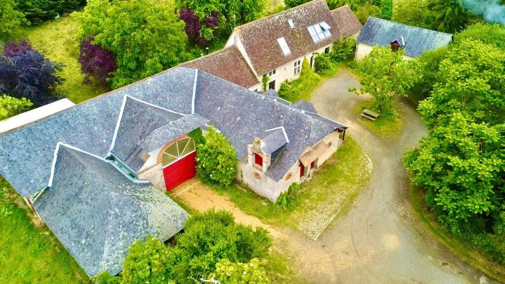 Hôte GreenGo: Maison atypique dans écrin de nature – animaux – lac baignable – 15 pers – 2h30 de Paris