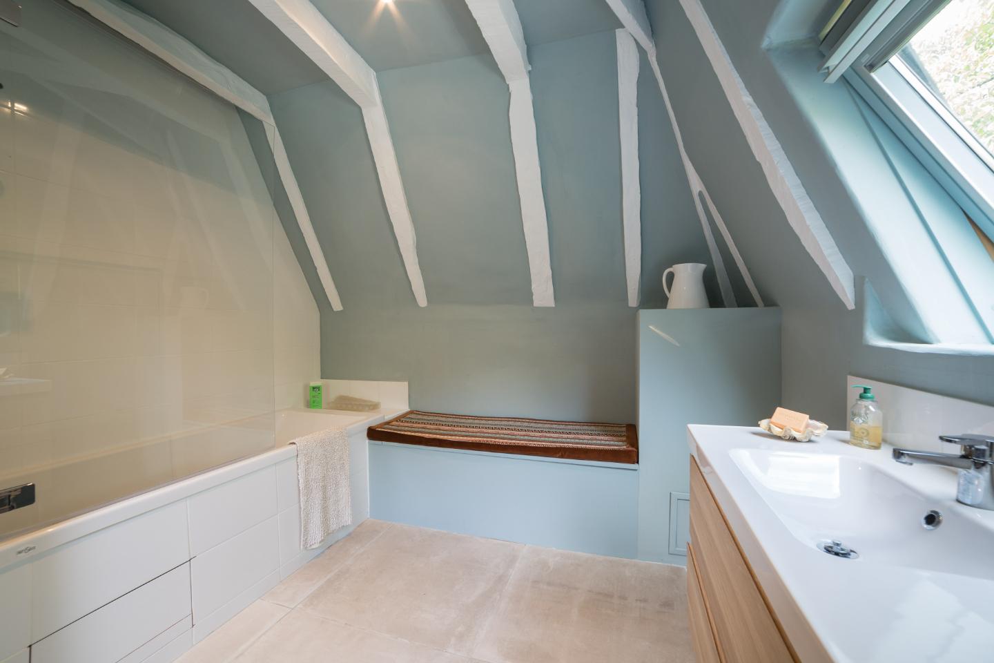 Logement GreenGo: Catkins, une très belle chambre double et lit simple avec une grande salle de bain. - Image 3