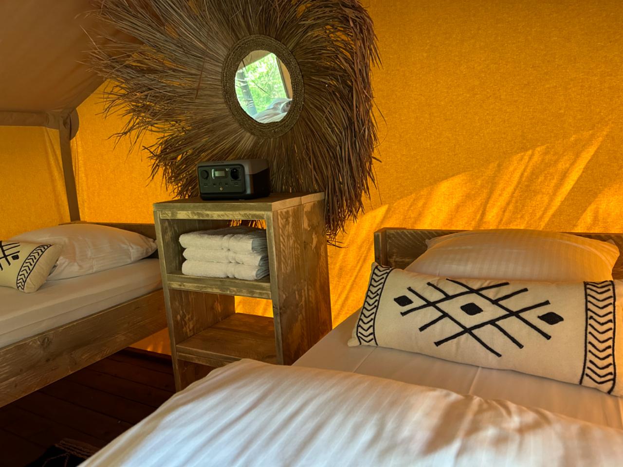 Logement GreenGo: Tente Safari Lodge & accès au Spa  Nordik Expérience inclus - Image 4