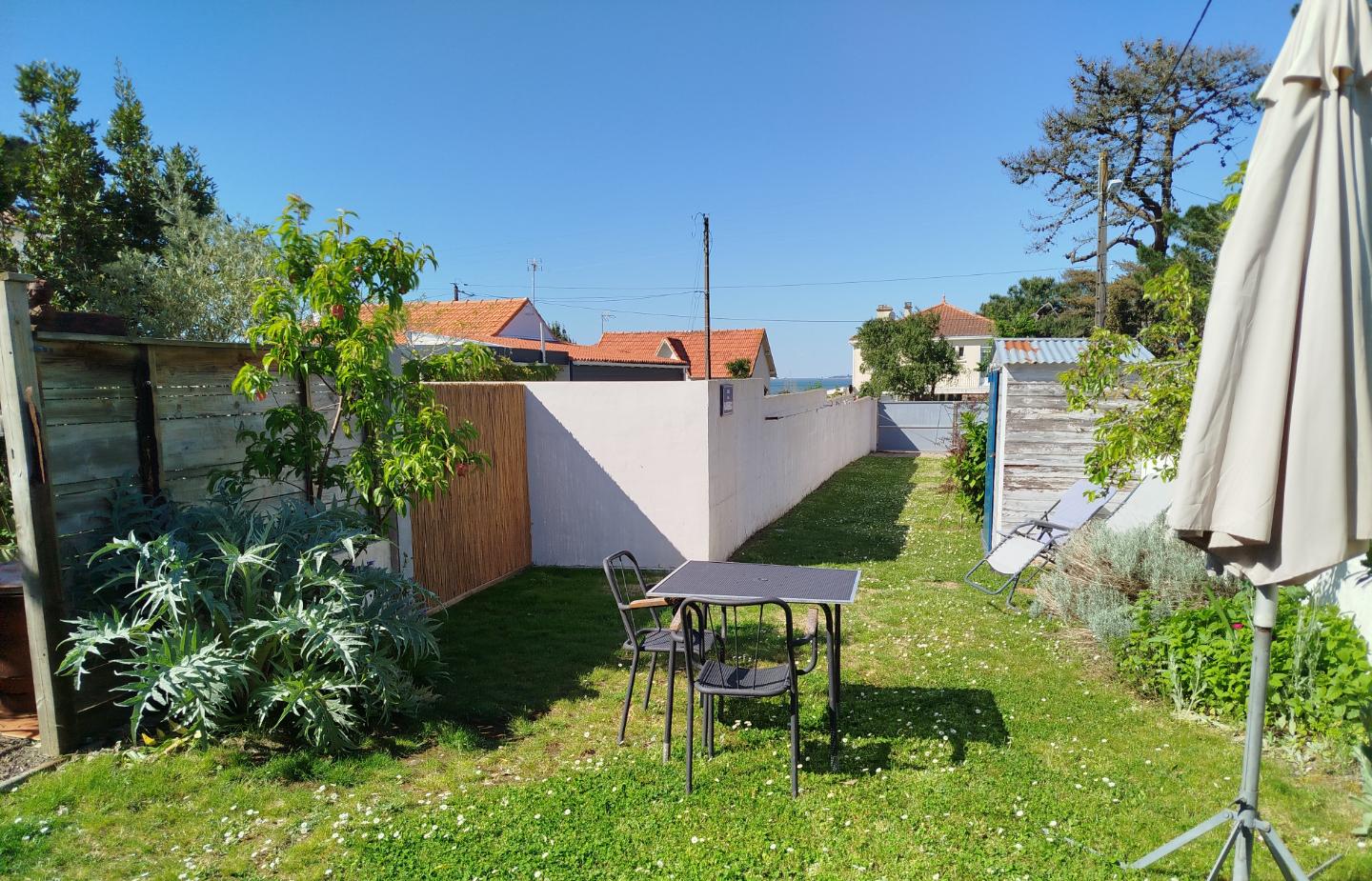 Petit cottage avec vue mer300 m plage