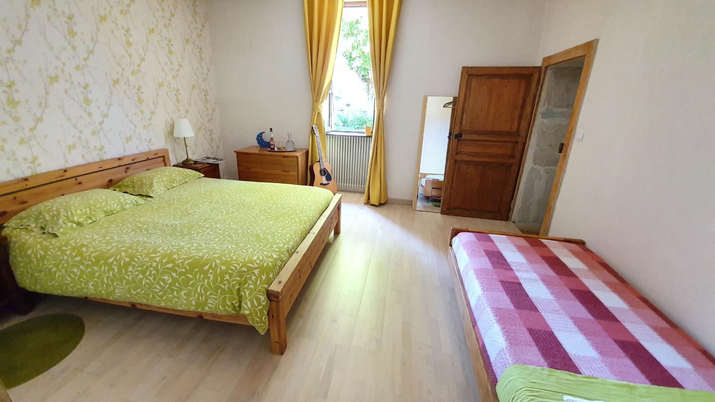 Logement GreenGo: Chambre familiale "Moutarde" avec salle de bains - Image 5