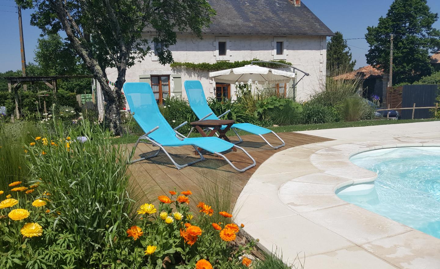 Logement GreenGo: La Charente - double avec grande salle de bain privée et vue sur la piscine - Image 7