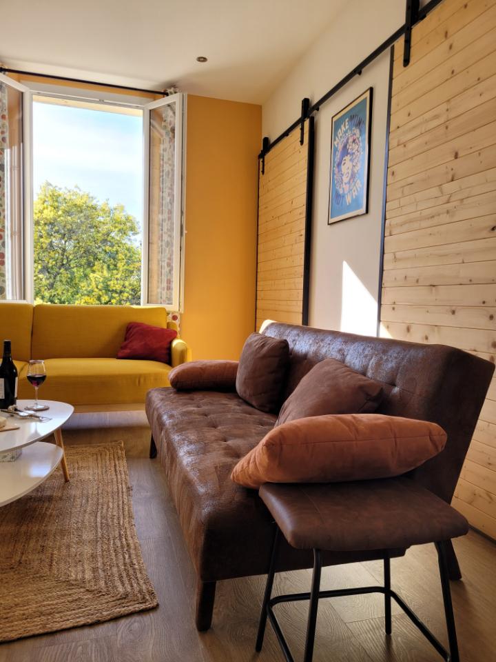 GreenGo Dans une cave de vignerons