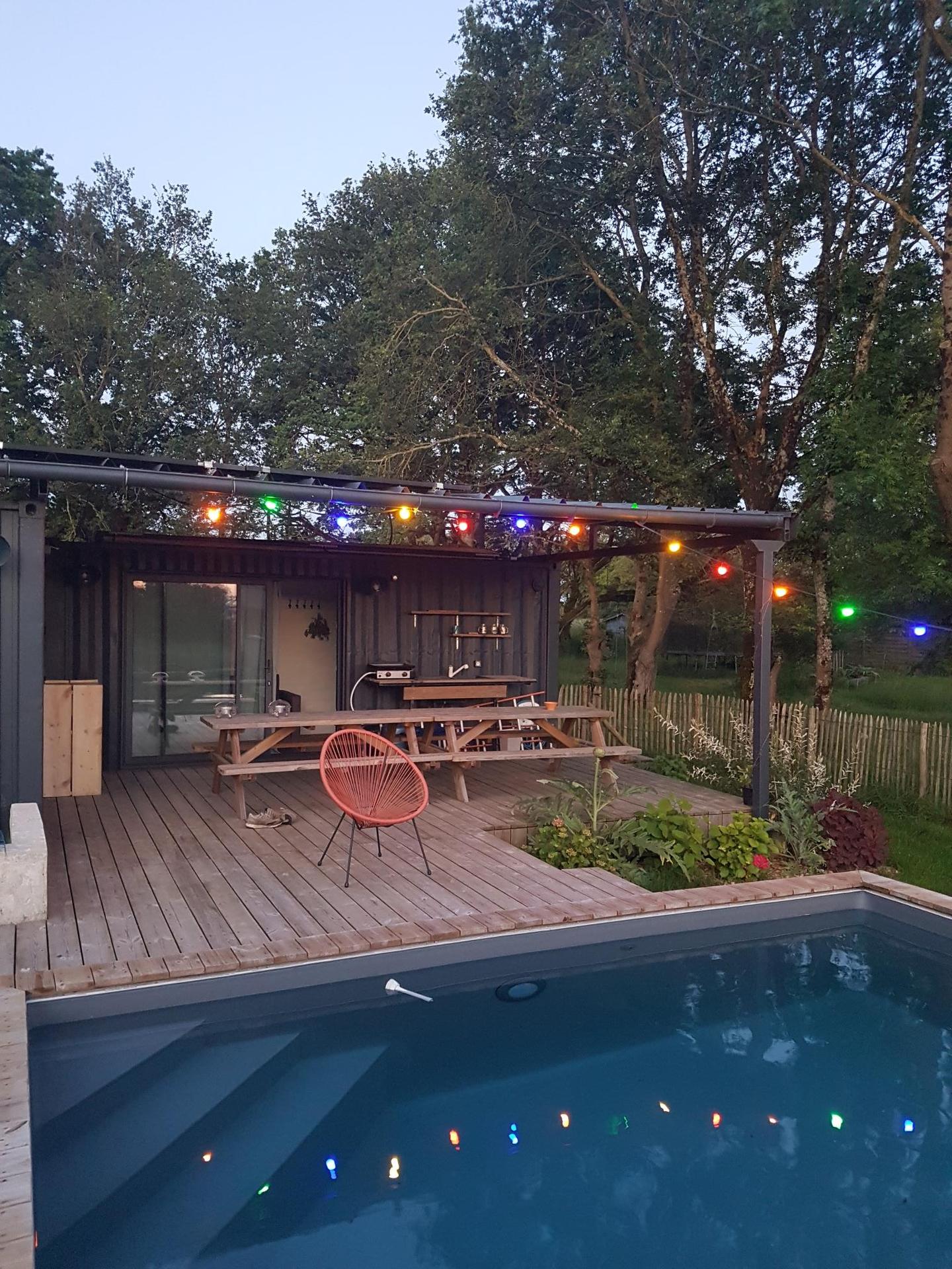 Conteneur Cosy et sa piscine