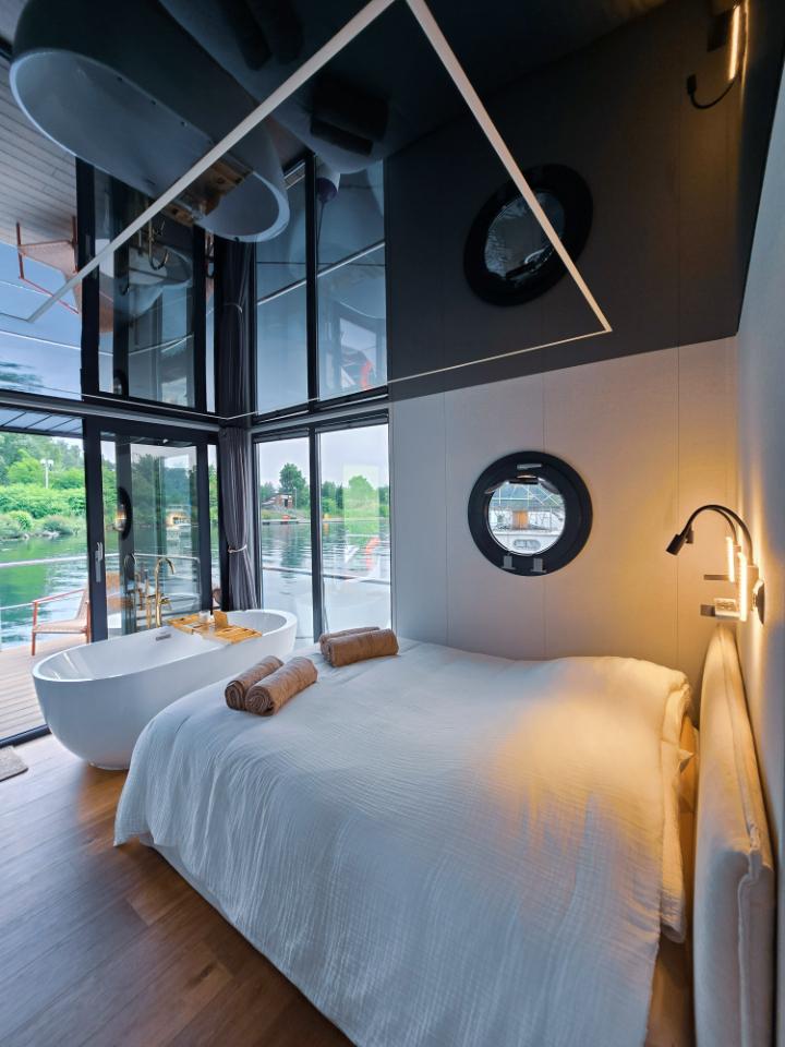 Logement GreenGo: Bloomboat, Balnéo, Rooftop 360°, vue Rhône sunset