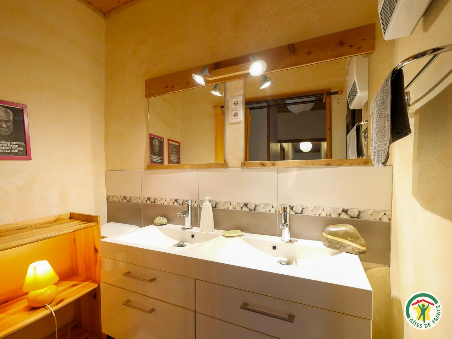 Logement GreenGo: Grand Gîte montagnard 9-11 pl., avec grand sauna tonneau chauffé au feu de bois, Gap, Hautes-Alpes - Image 8