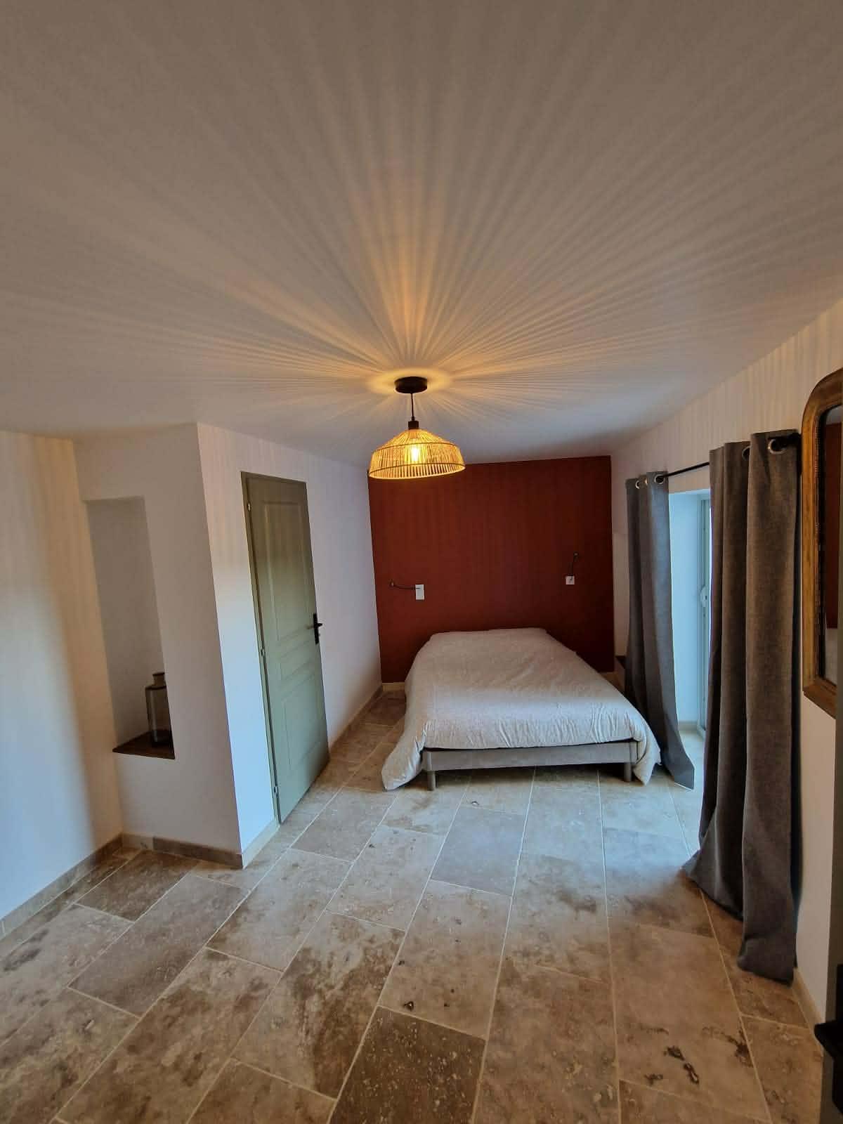 GreenGo Logement avec pièce voutée et petite terrasse