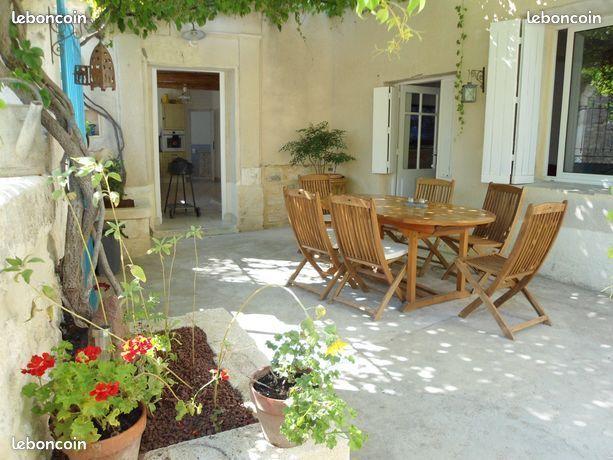 GreenGo Chambre d hote spacieuse 2 pers avec cour junas 30250