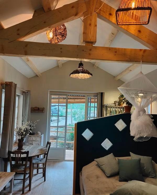 Logement insolite Alpes-de-Haute-Provence À la campagne