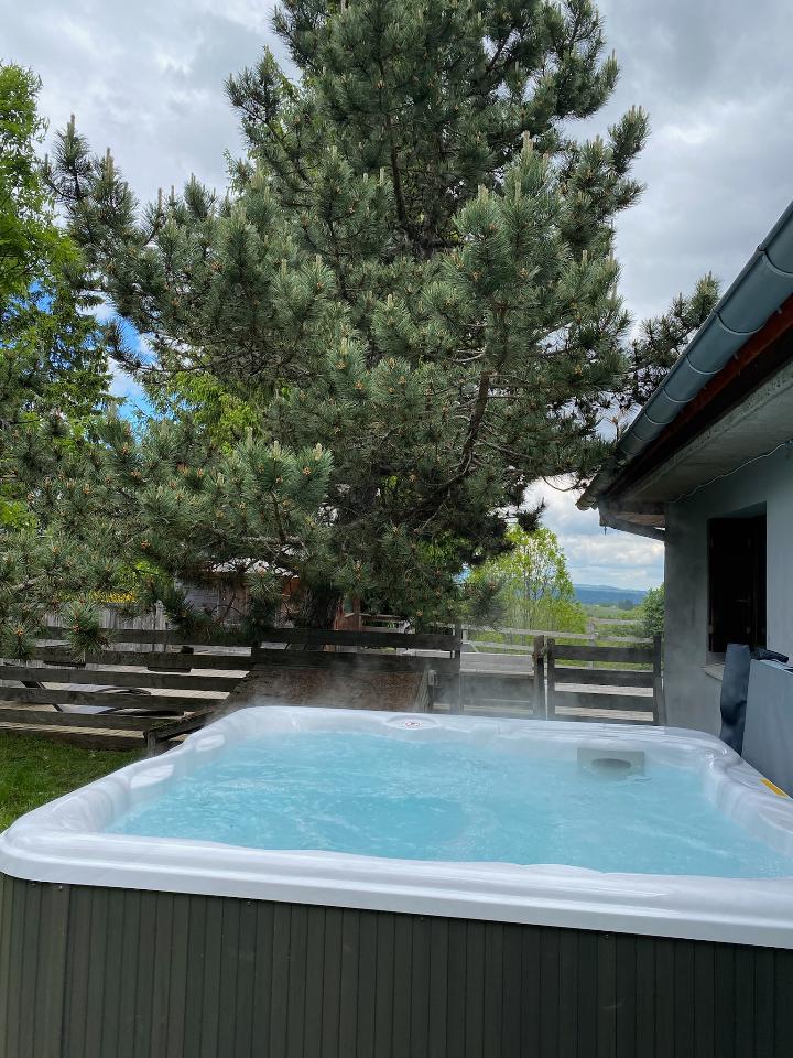 Hôte GreenGo: Le buron du Parador Vert : gîte 4* 13 pers. (5 ch) avec jacuzzi ; 2 gîtes et une salle à proximité - Image 4