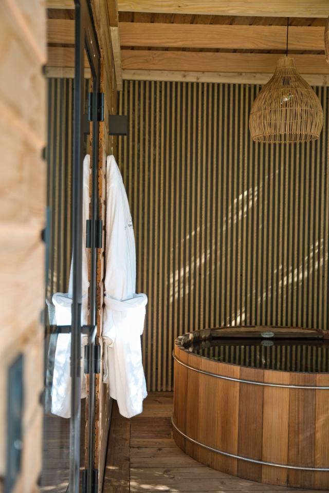 GreenGo Lodge haut de gamme avec bain nordique privatif au bord du Canal à 1h15 de Paris