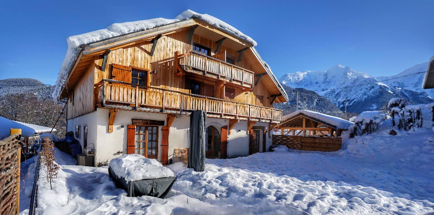 GreenGo L'Ours Polaire, chalet avec jardin, proche des pistes, vue Mont Blanc.