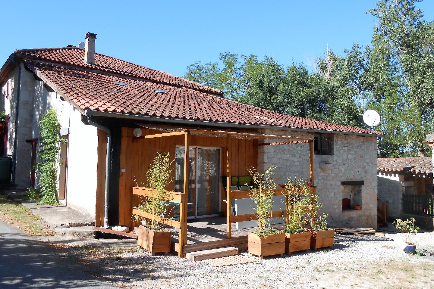 Logement GreenGo: Gîte au vert avec piscine et spa