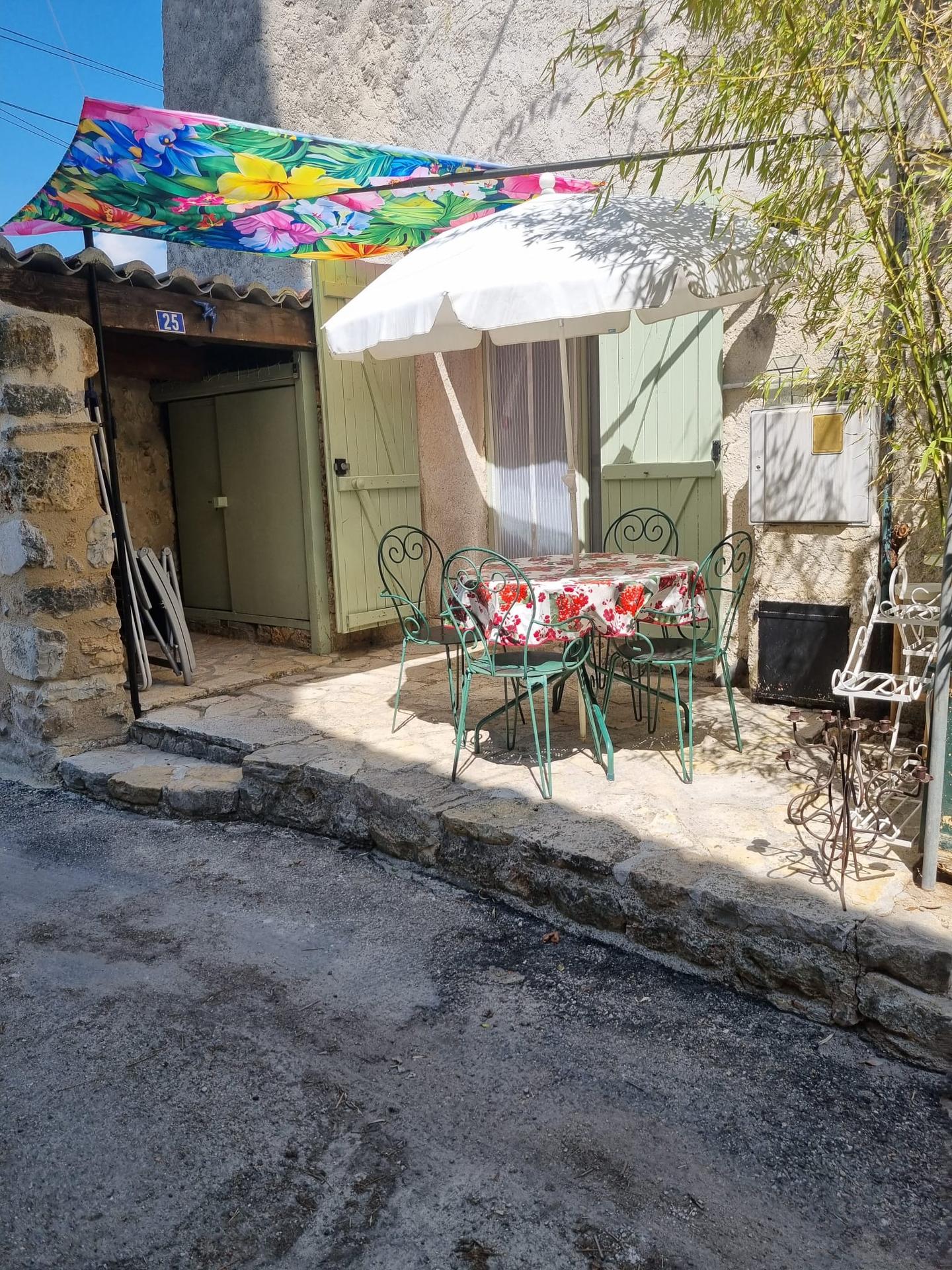 Provence : maison en hameau chaloureux avec clim