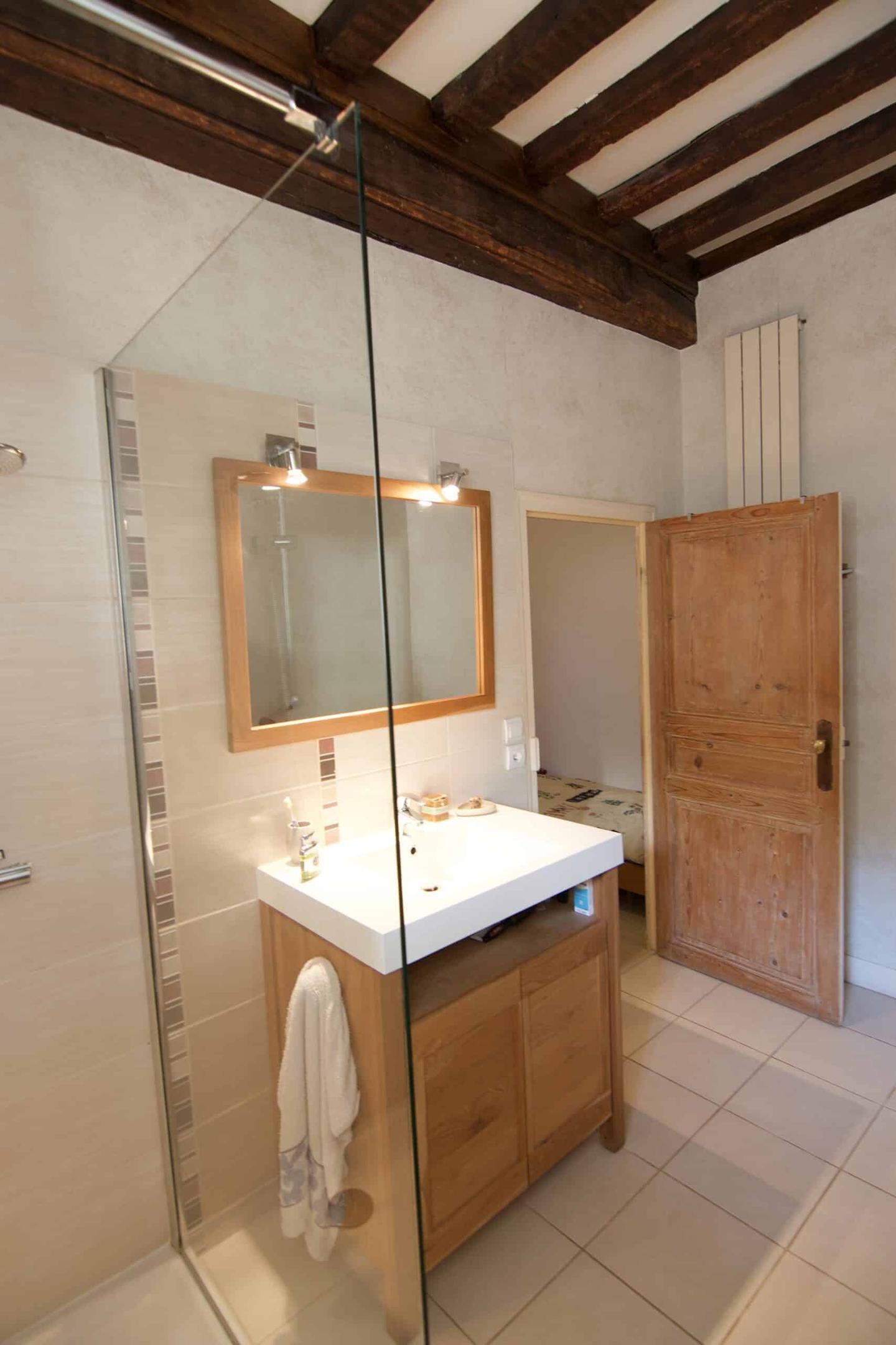 Logement GreenGo: Chambre familiale "Moutarde" avec salle de bains - Image 3