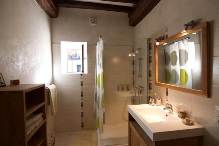 Logement GreenGo: Chambre familiale "Moutarde" avec salle de bains - Image 2