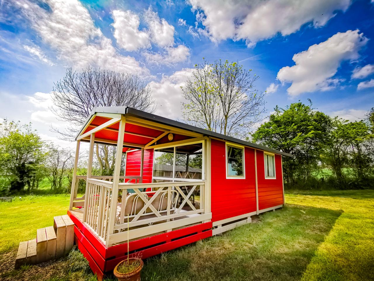 Logement GreenGo: Chalet rouge à la campagne - Image 2