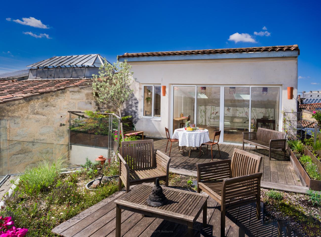 Duplex avec terrasse bordeaux - Lumière & Vue