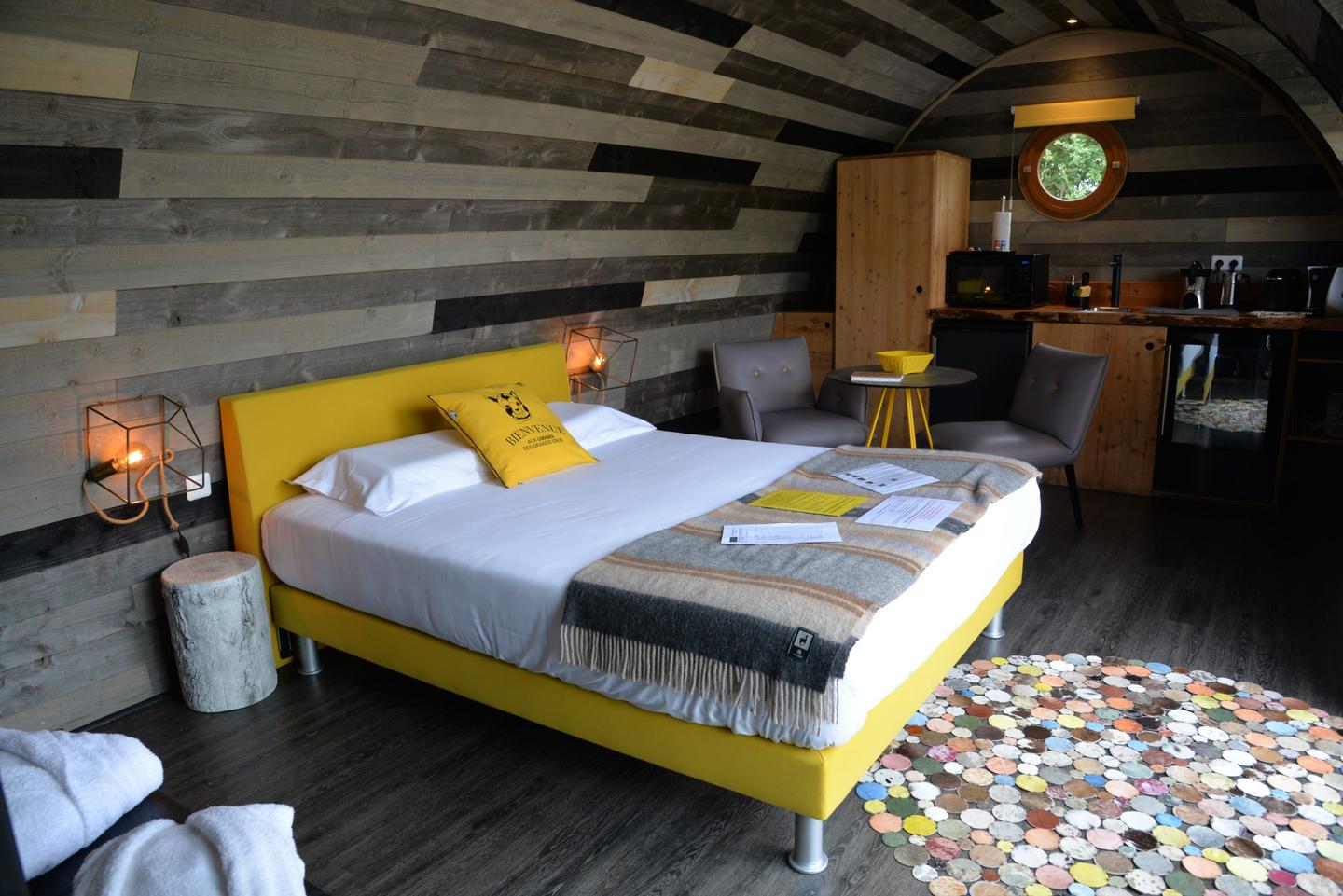 Logement GreenGo: Lodge flottant Les Clos avec son spa et sauna privé - Image 2
