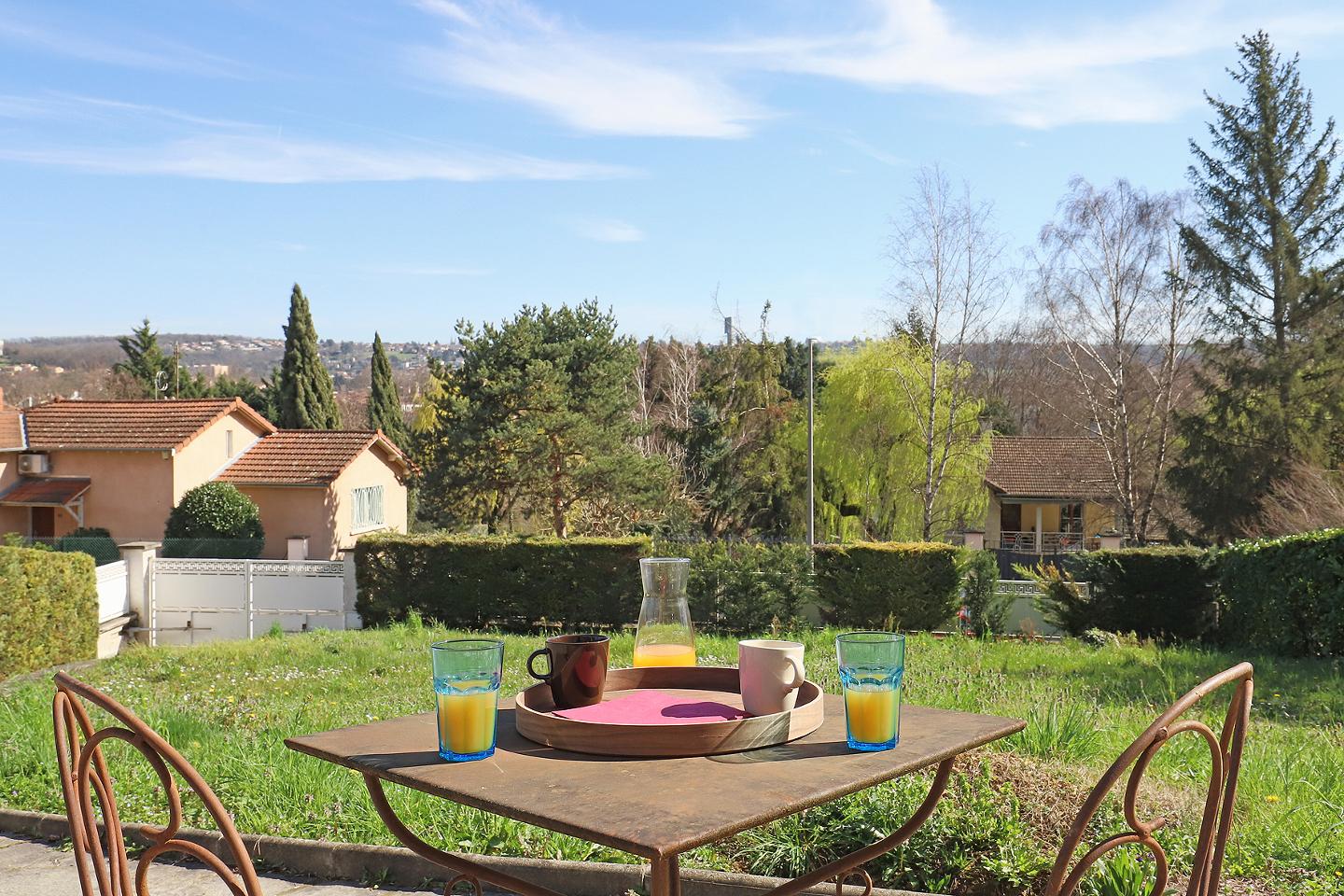 Hôte GreenGo: Elégant rez de jardin bord de Saône, Piste cyclable les Voies Lyonnaises - Image 5