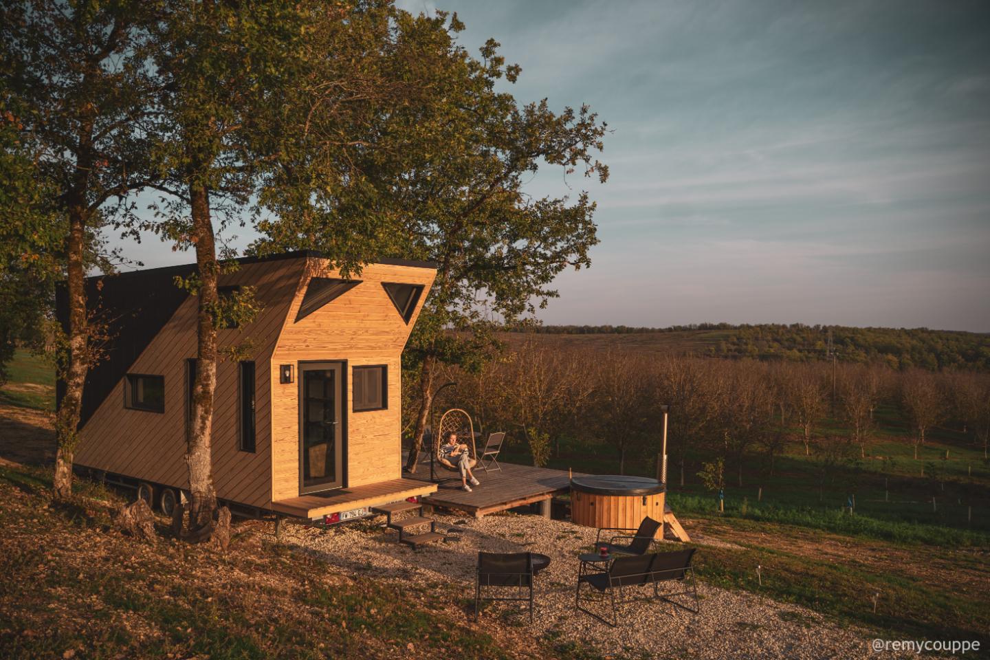 Logement GreenGo: Tiny house et bain nordique jacuzzi à la ferme