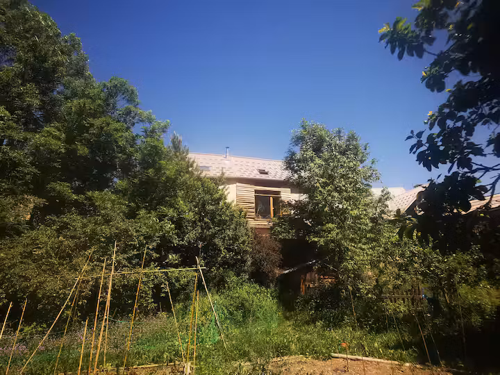 Maison au pied de la montagne
