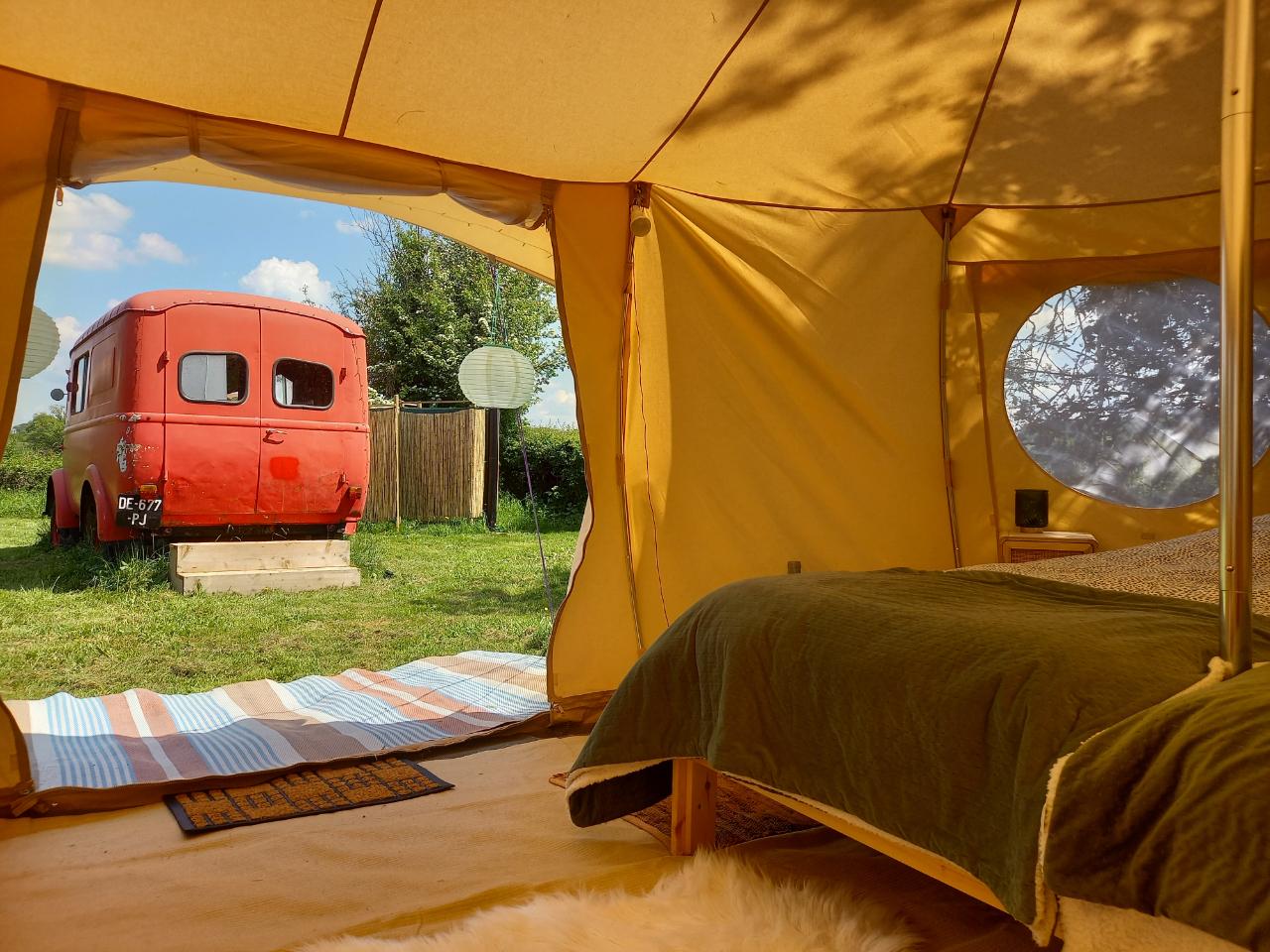 Logement GreenGo: Bus magique avec tente glamping - Image 9