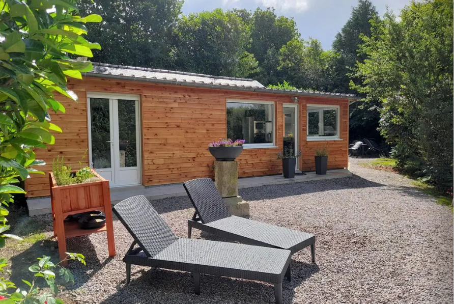"Kerjolly" gîte sans vis à vis avec son étang et sa rivière 4 étoiles