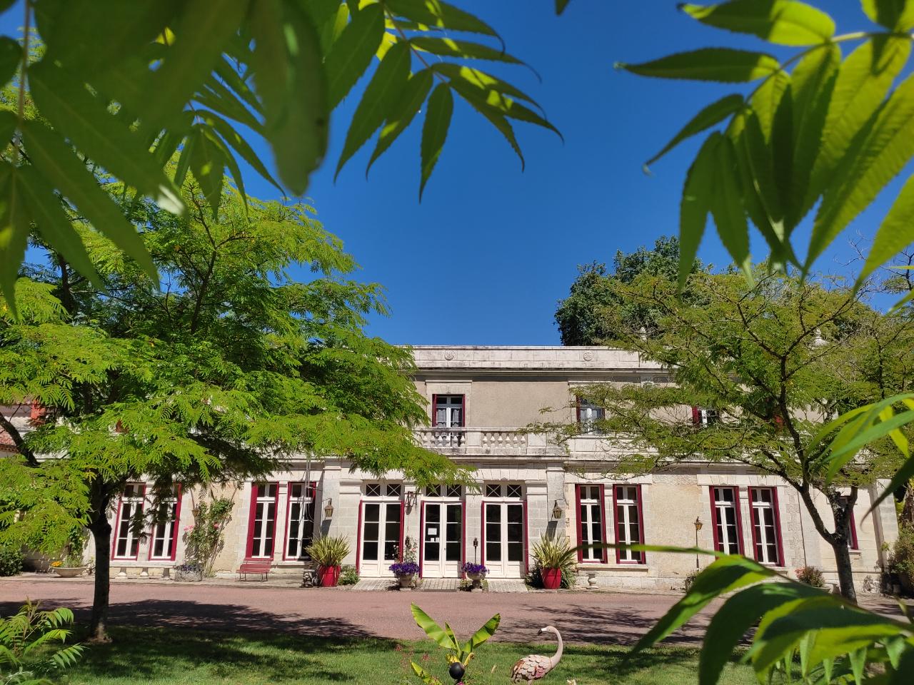 Grand gîte avec piscine couverte et chauffée