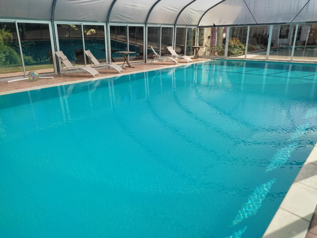 GreenGo Grand gîte avec piscine couverte et chauffée