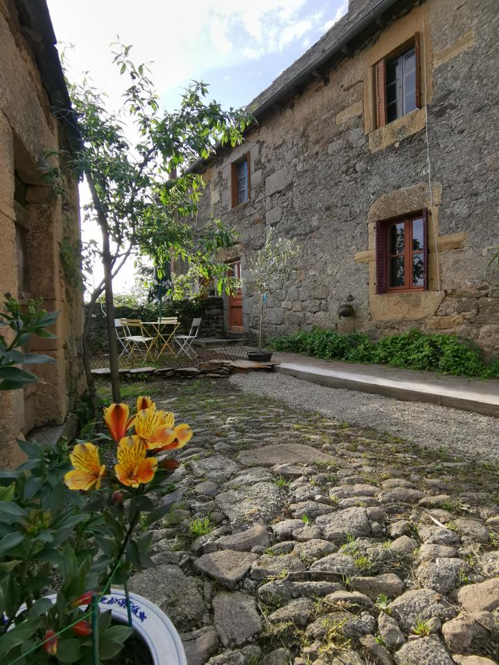 Logement GreenGo: Suite Achillée jardin privatif vue sur la nature et les montagnes