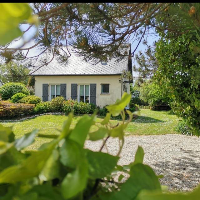 GreenGo Le gîte de martine au coeur de la Baie de Somme : jardin arboré et étang. un havre de paix.