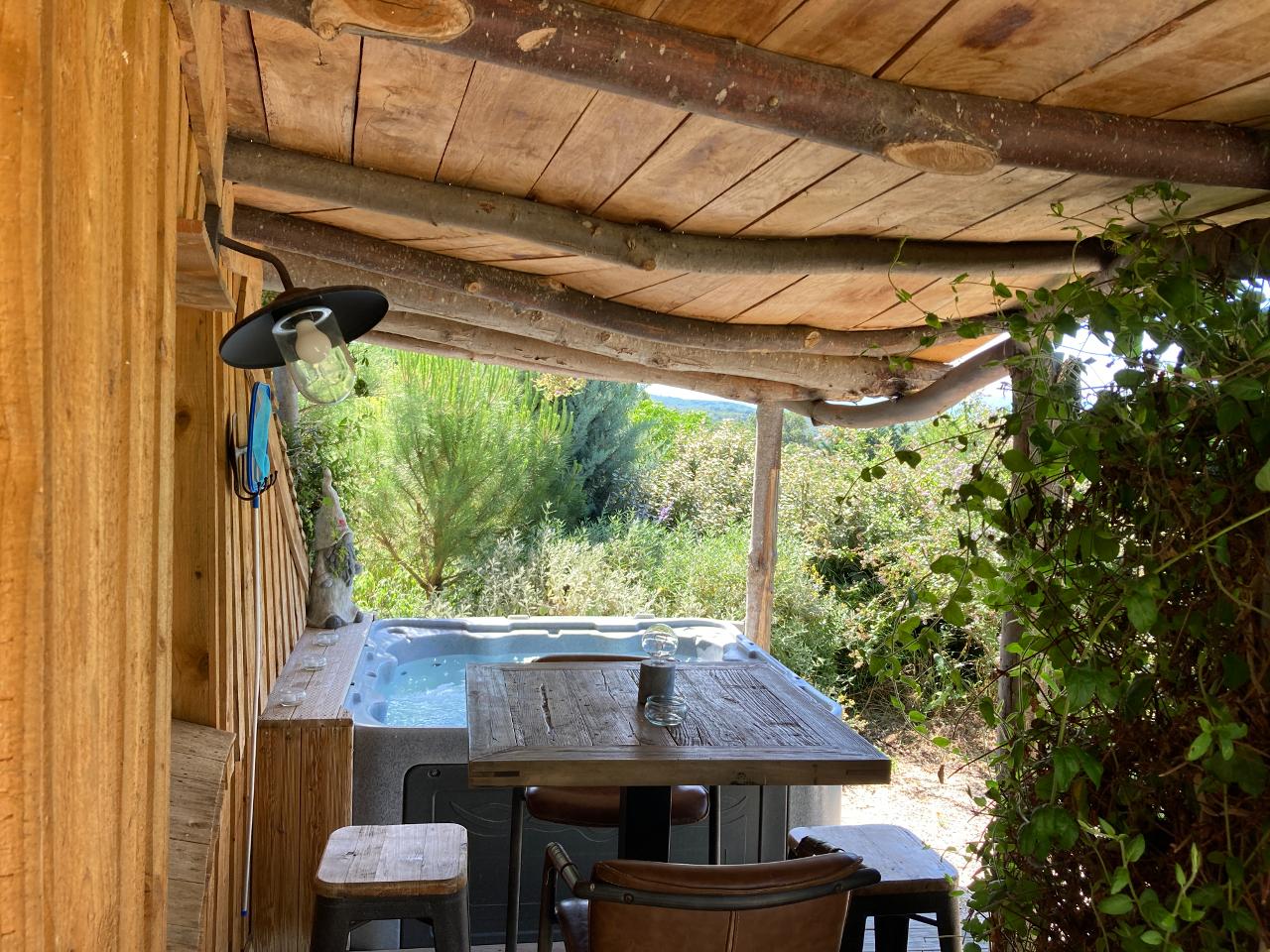 Logement GreenGo: Maison hobbit, gite insolite avec petit-déjeuner, spa privatif, piscine - Aude- Occitanie - Image 2