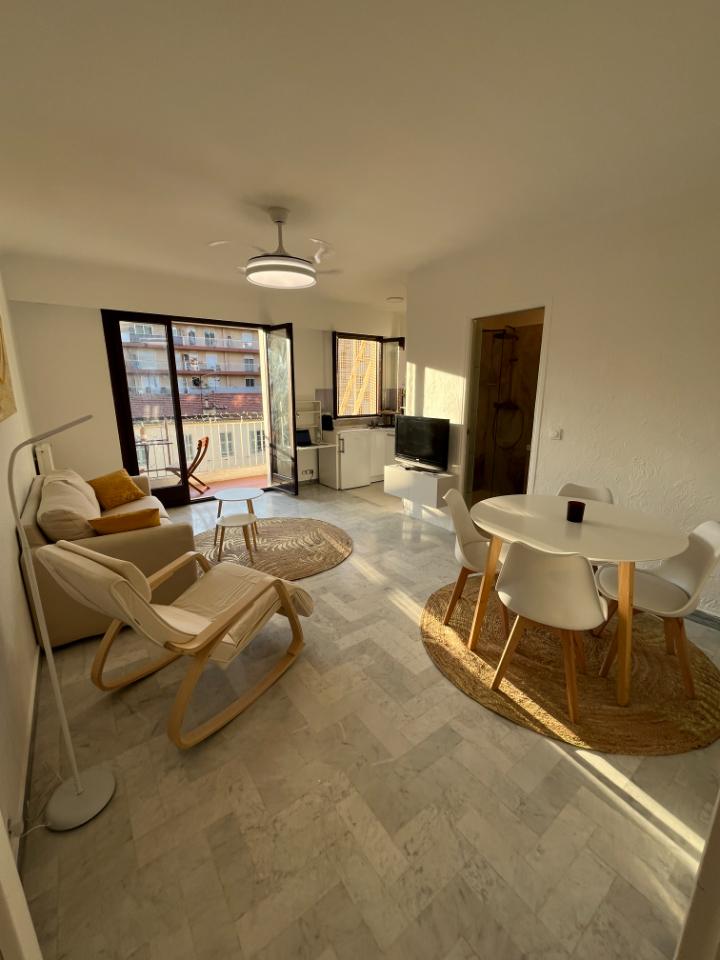Studio lumineux et spacieux