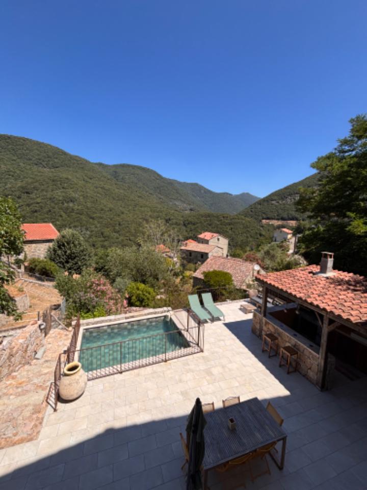 GreenGo Casa Arena maison de village Corse avec piscine au coeur de l'Alta-Rocca à Zoza