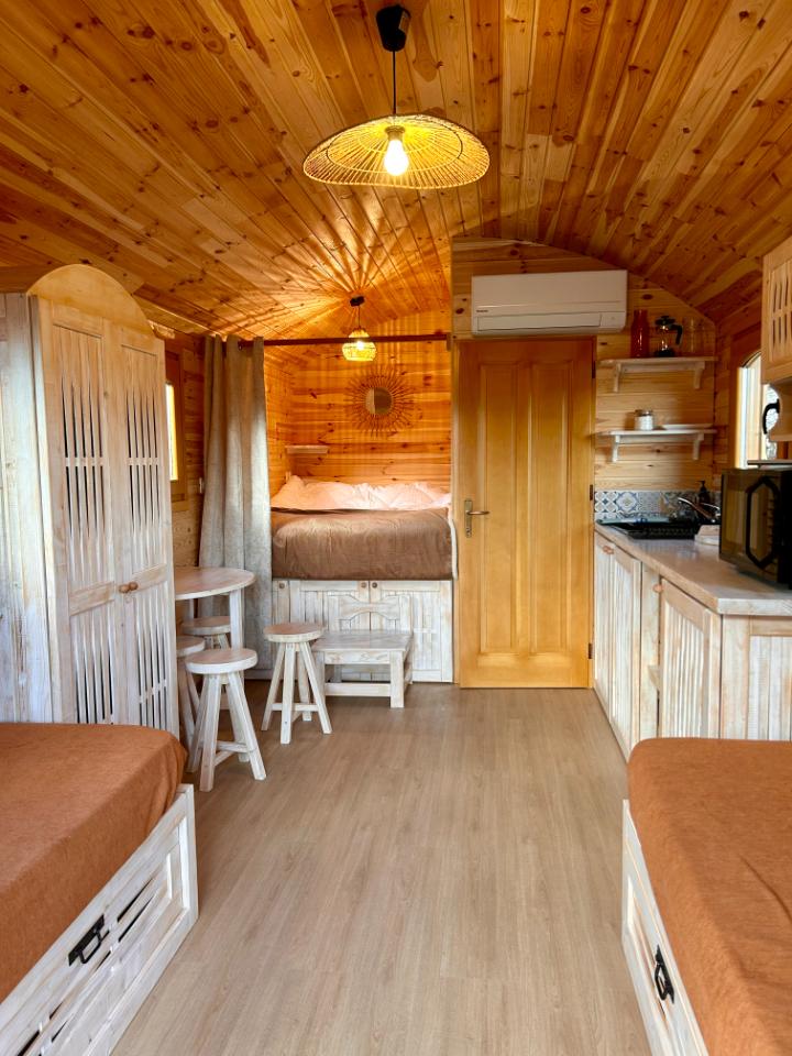 GreenGo Domaine de la Mance - Roulotte avec petit-déjeuner. Bain nordique supplément.