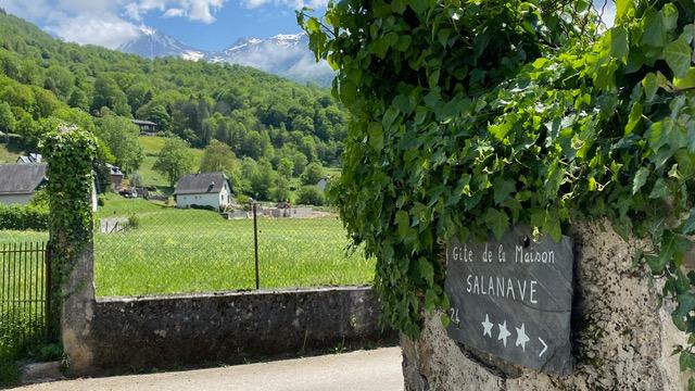 GreenGo Gîte de charme 3* maison avec vue, jardin & Spa en vallée d'Ossau randonnées au départ du village