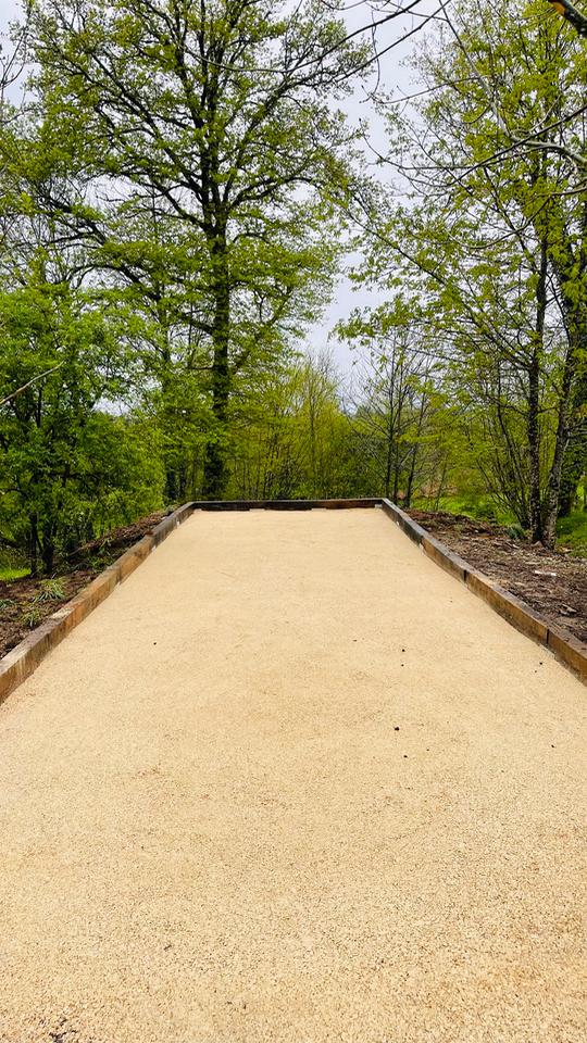 GreenGo Maison de caractère avec terrain de pétanque