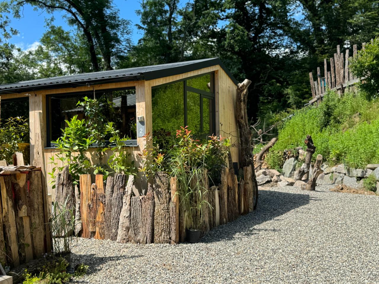 Logement GreenGo: Le Binôme, 2 Tiny Houses reliées par une grande terrasse avec bain nordique - Image 9