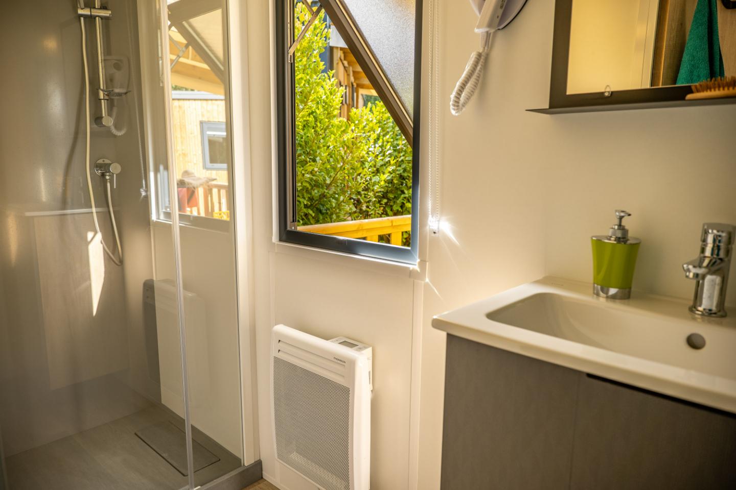 Logement GreenGo: Cottage TY PREMIUM 2 chambres + Terrasse semi couverte + TV (32m² / 2022) - Image 5