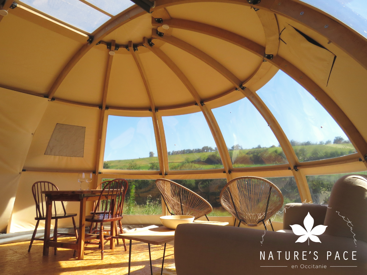 Logement GreenGo: Tentes panoramiques de luxe avec cadre en bois - Image 2