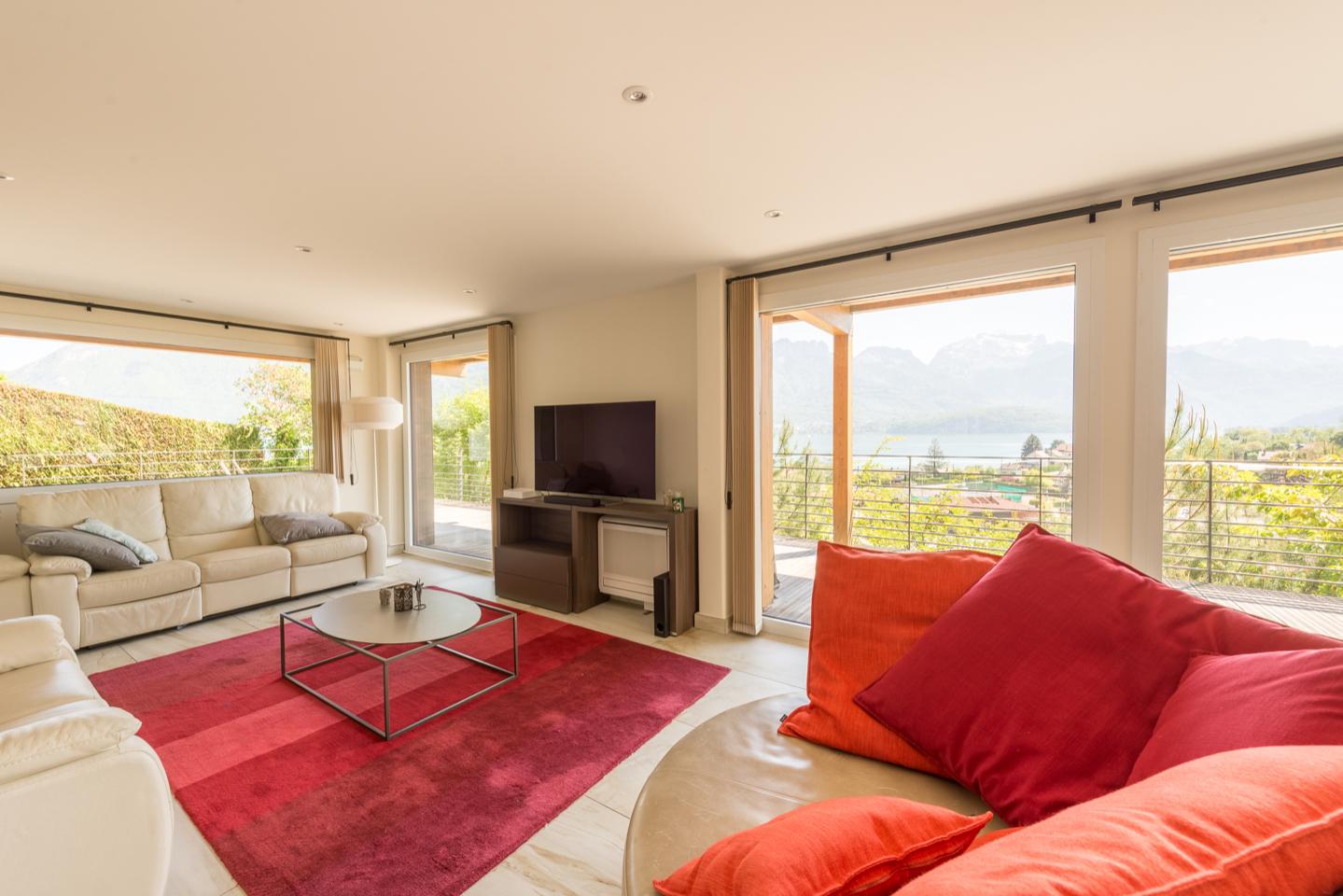 Hôte GreenGo: Loft & Mainfloor // Luxueux appartements avec jacuzzis et vue unique sur le lac d'Annecy - Image 5