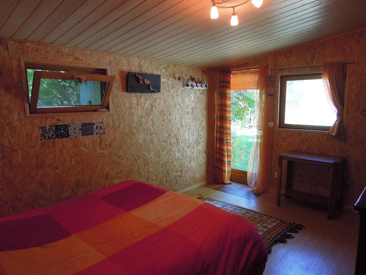 Chambre indépendante dans un écrin de verdure