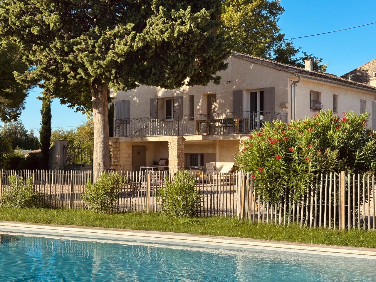 Hôte GreenGo: Maison Poumo : Gite Provençal avec Piscine & Padel Privé