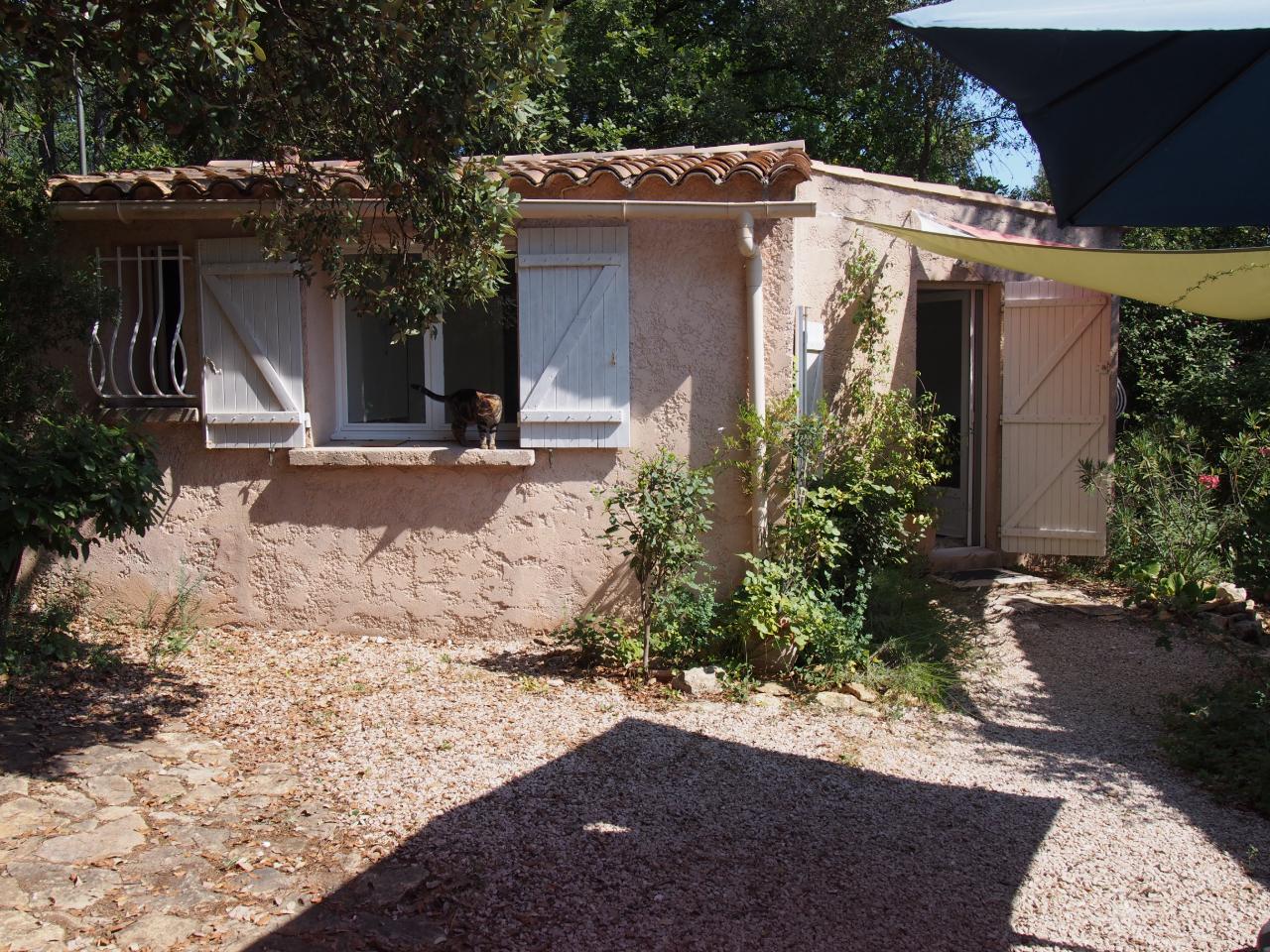 GreenGo La mini maison du peintre dans la colline