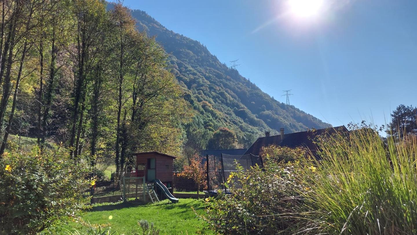 GreenGo Maison alpine · Vue massifs · Vélo Rando Oisans