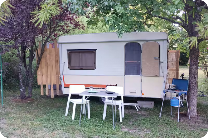GreenGo Petite caravane à la campagne