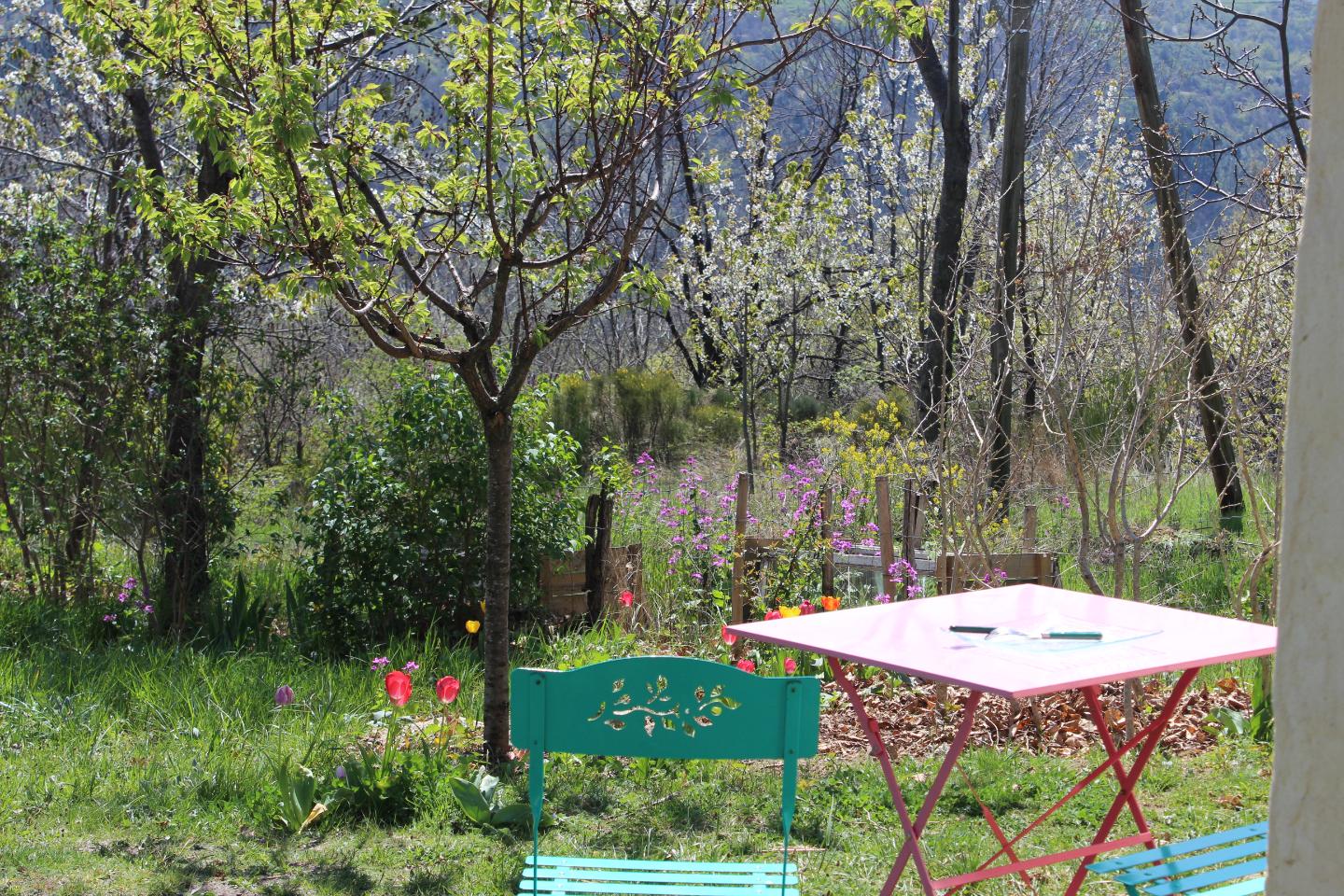 Logement GreenGo: Séjour insolite dans un Séchoir à plantes en pleine nature d'un écolieux - Image 6