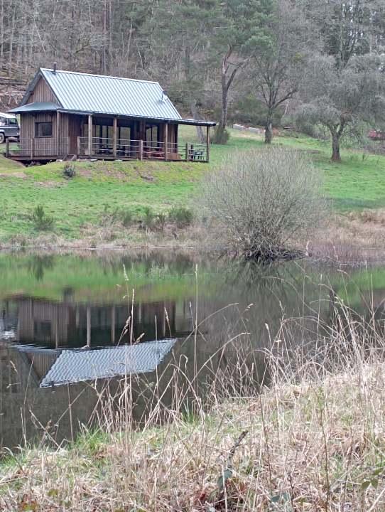 Logement GreenGo: La cabane des bois dessus  en pleine nature avec étang, en lisière de forêt, calme , terrasse, - Image 5
